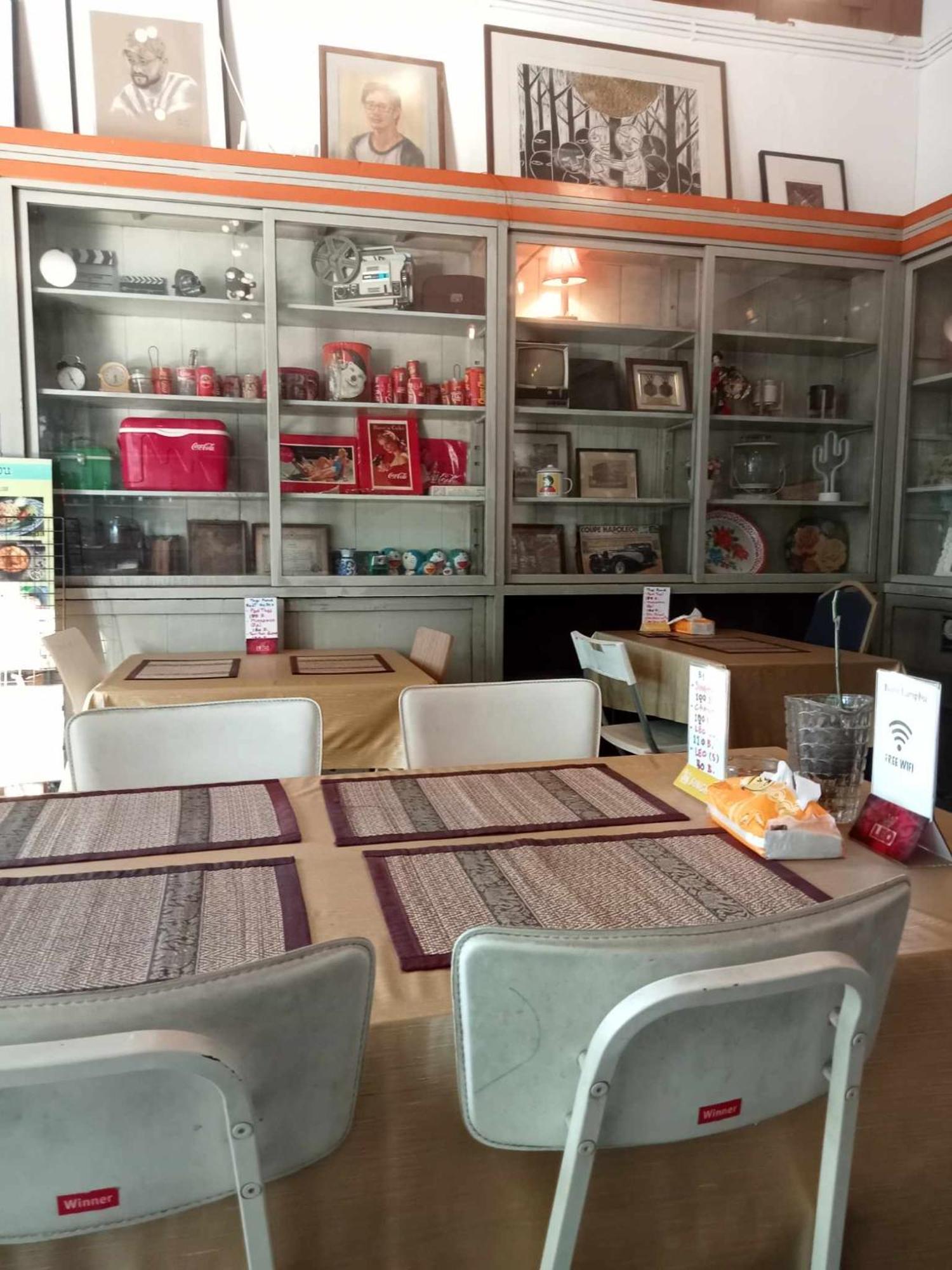 Appartamento Bang Lumphu House&Bistro Bangkok Esterno foto
