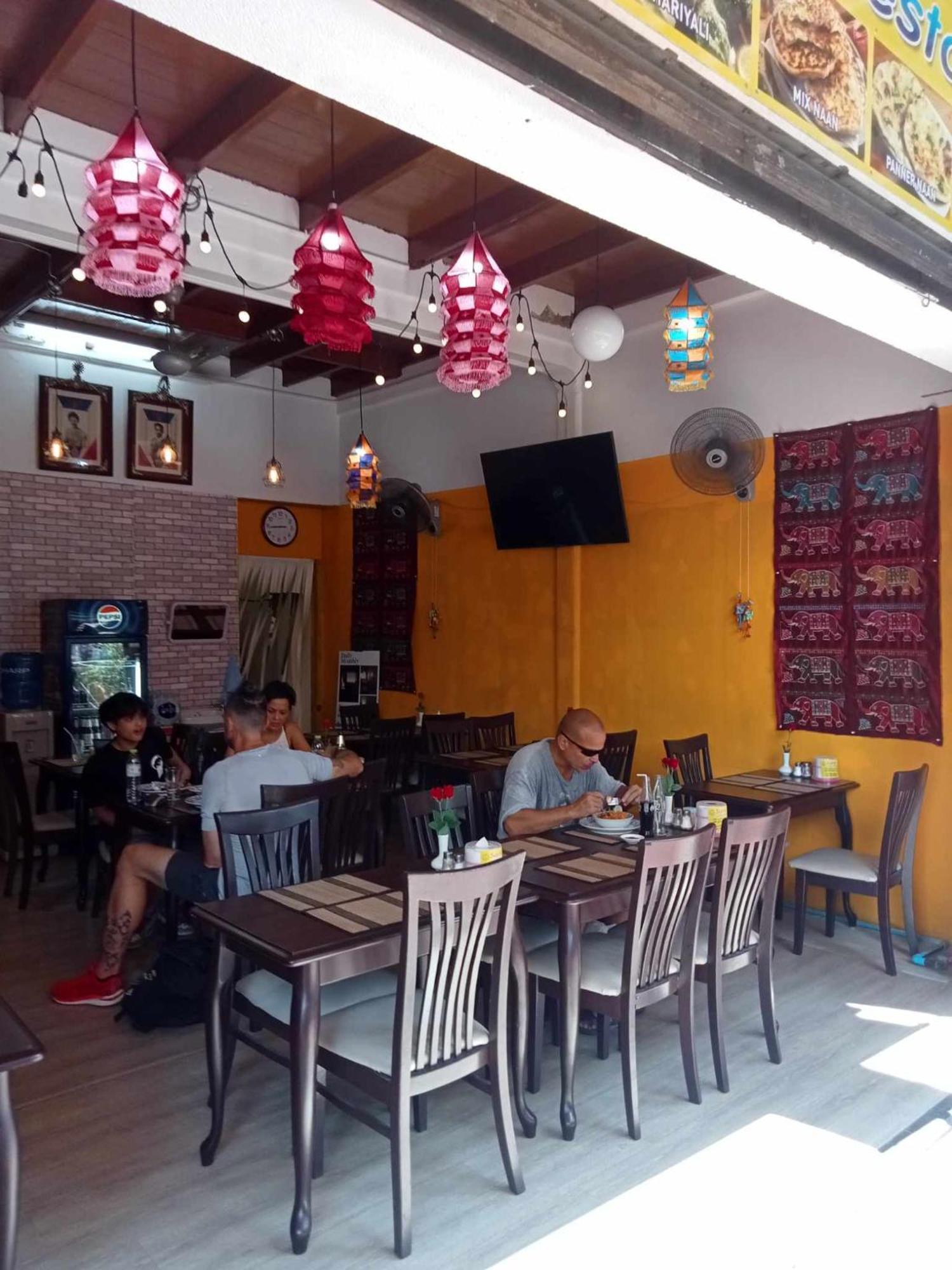 Appartamento Bang Lumphu House&Bistro Bangkok Esterno foto